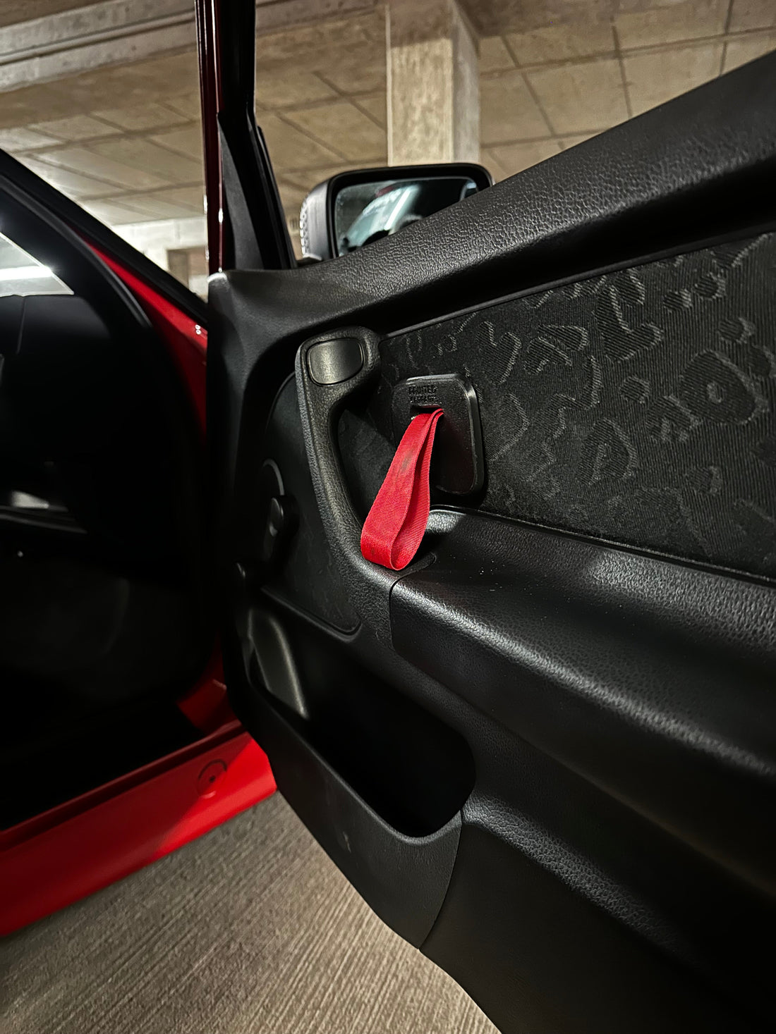 Upgrade für deinen E36: Gurtschlaufen für mehr Style & Funktion!